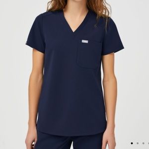 Figs Catarina One Pocket Scrub Top in Navy- Size Small